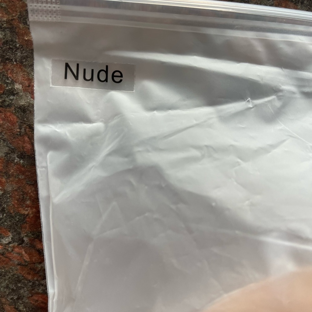 Nude Invisalift Strapless Bra - Picture 2 of 4